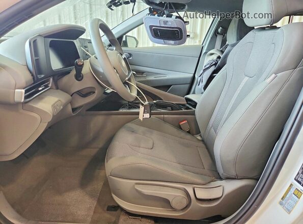 KMHLL4DG5TU221959 2026 HYUNDAI ELANTRA White Vista interior delantera