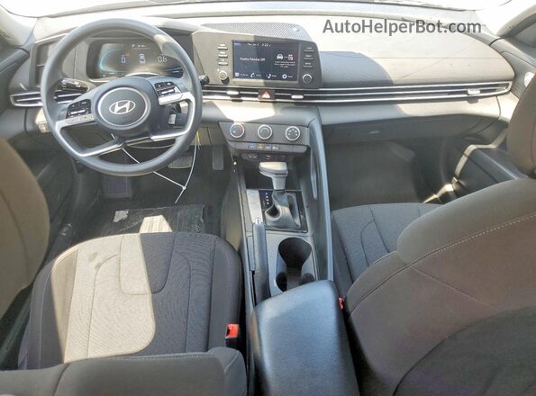 KMHLL4DG7SU051618 2025 HYUNDAI ELANTRA Silver Widok deski rozdzielczej