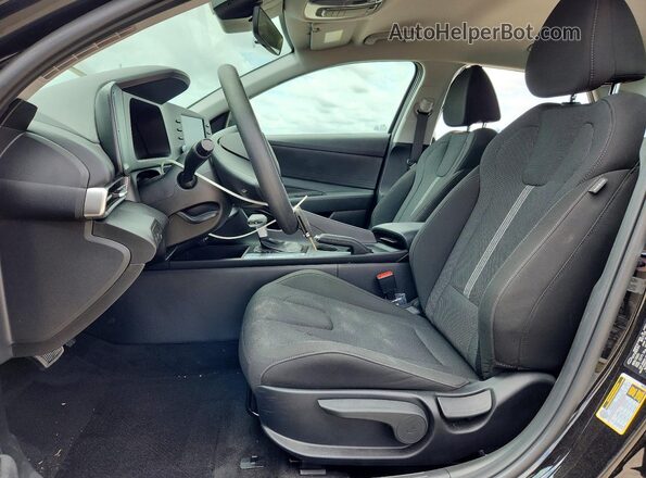 KMHLL4DG7TU147279 2026 HYUNDAI ELANTRA Black Widok wnętrza z przodu