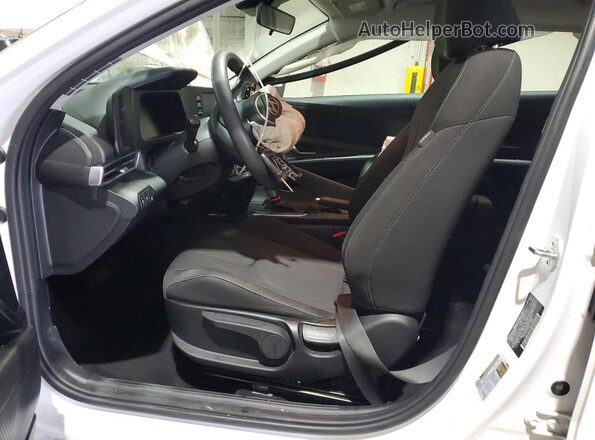 KMHLL4DG8RU654877 2024 HYUNDAI ELANTRA White Vista interior delantera