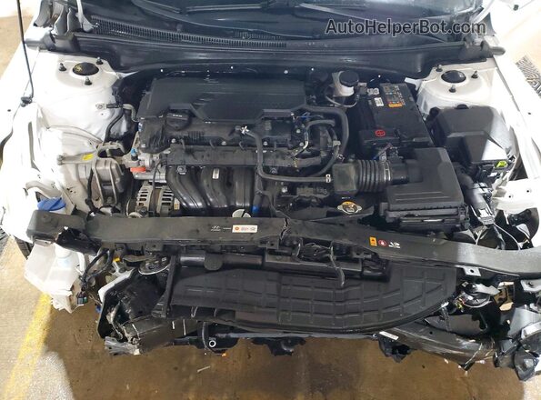 KMHLL4DG8RU654877 2024 HYUNDAI ELANTRA White Vista interior trasera
