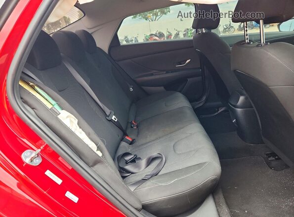 KMHLL4DG8SU882688 2025 HYUNDAI ELANTRA Red Widok tylnych siedzeń