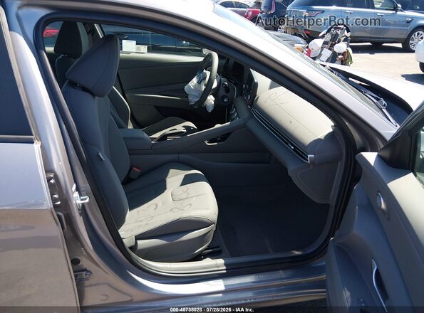 KMHLL4DG8SU886109 2025 HYUNDAI ELANTRA Silver Front interior view