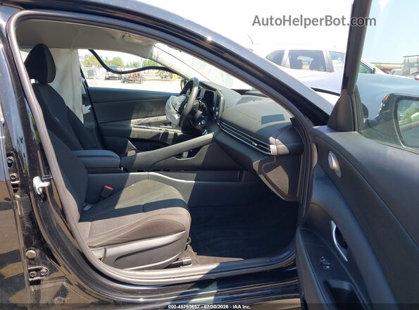 KMHLL4DG8TU098044 2026 HYUNDAI ELANTRA Черный Вид салона спереди