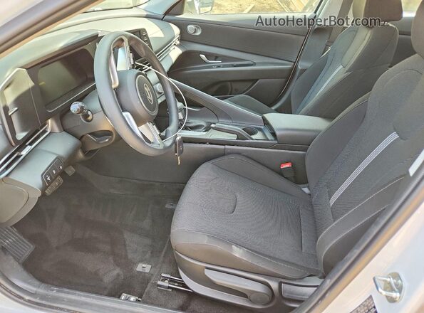 KMHLL4DG9RU654919 2024 HYUNDAI ELANTRA White Widok wnętrza z przodu