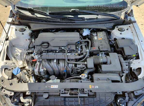 KMHLL4DG9RU654919 2024 HYUNDAI ELANTRA White Widok wnętrza z tyłu