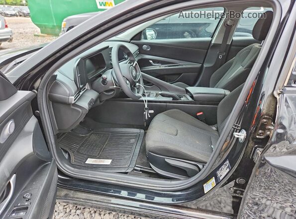 KMHLL4DG9RU770766 2024 HYUNDAI ELANTRA Черный Вид салона спереди
