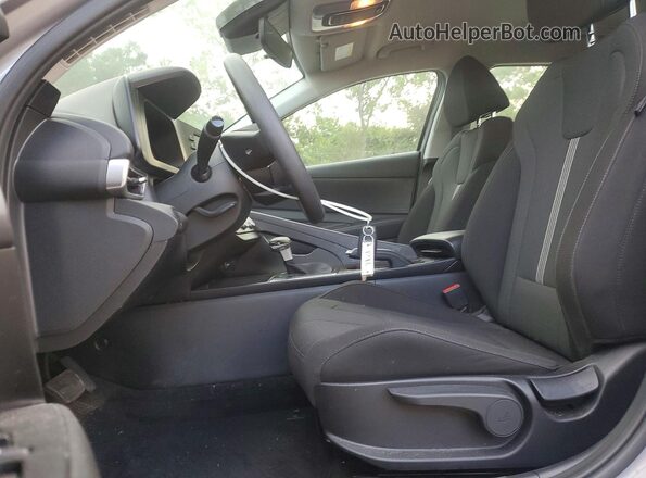KMHLL4DG9SU952683 2025 HYUNDAI ELANTRA Gray წინა სალონის ხედი
