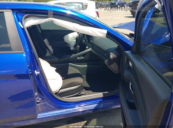 KMHLM4AG0NU265498 2022 HYUNDAI ELANTRA Синий Вид салона спереди