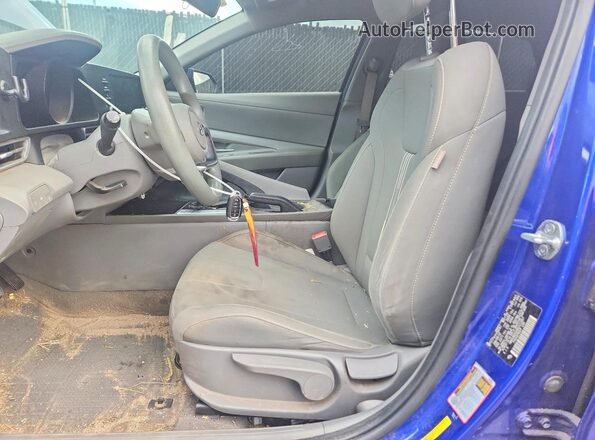 KMHLM4AG4NU312967 2022 HYUNDAI ELANTRA Синий Вид салона спереди