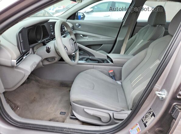KMHLM4AG6PU512977 2023 HYUNDAI ELANTRA Серебряный Вид салона спереди