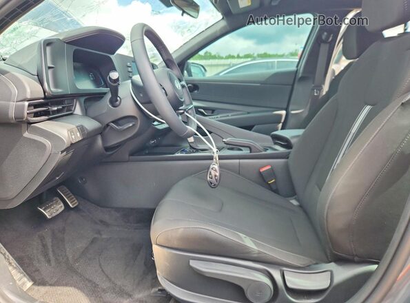 KMHLM4DG1TU120320 2026 HYUNDAI ELANTRA Gray Widok wnętrza z przodu