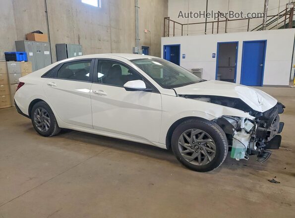 KMHLM4DG2RU643371 2024 HYUNDAI ELANTRA Белый Передняя правая четверть
