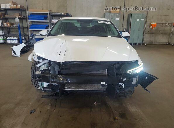 KMHLM4DG2RU643371 2024 HYUNDAI ELANTRA Белый Вид спереди