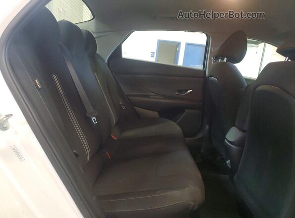 KMHLM4DG2RU643371 2024 HYUNDAI ELANTRA Белый Вид задних сидений
