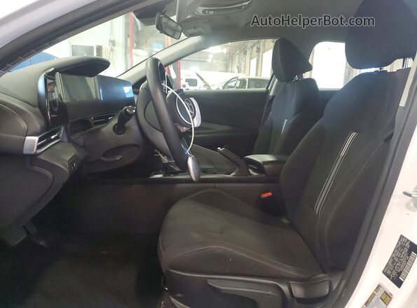 KMHLM4DG2RU643371 2024 HYUNDAI ELANTRA Белый Вид салона спереди
