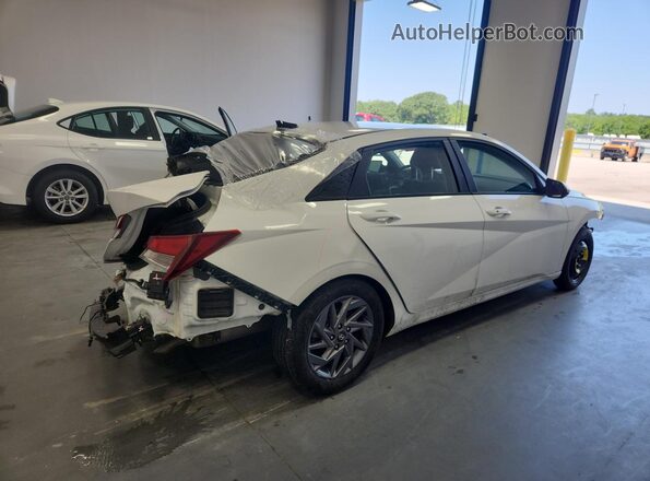 KMHLM4DG2RU781072 2024 HYUNDAI ELANTRA White 