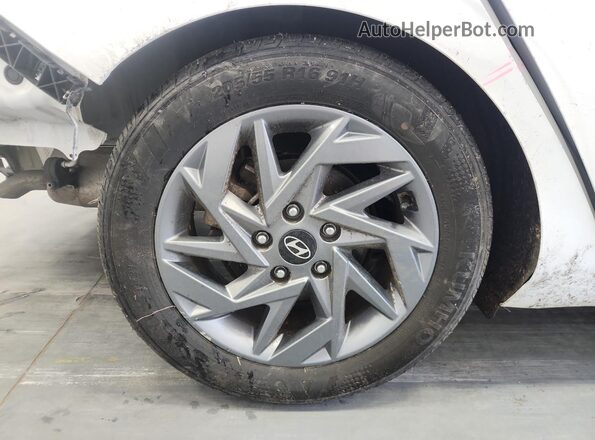 KMHLM4DG2RU781072 2024 HYUNDAI ELANTRA White 