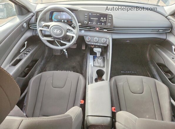 KMHLM4DG2SU032178 2025 HYUNDAI ELANTRA Черный Вид панели приборов