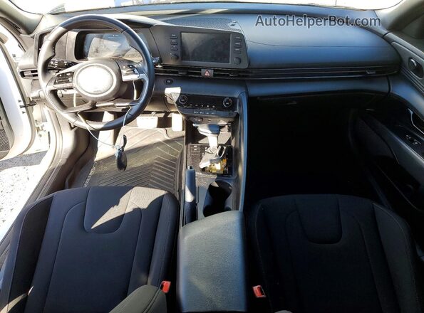 KMHLM4DG2SU974005 2025 HYUNDAI ELANTRA White Dashboard view
