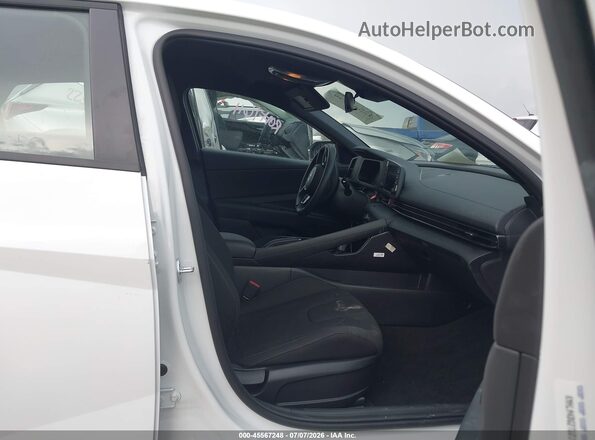 KMHLM4DG2TU219633 2026 HYUNDAI ELANTRA White Vista interior delantera