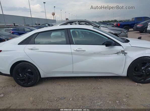 KMHLM4DG2TU219633 2026 HYUNDAI ELANTRA White Vista interior trasera