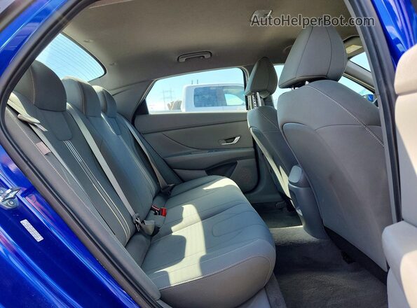 KMHLM4DG3RU643184 2024 HYUNDAI ELANTRA Blue Widok tylnych siedzeń
