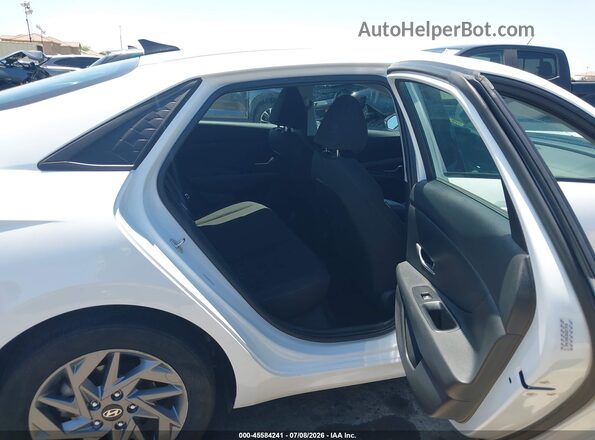 KMHLM4DG3RU671910 2024 HYUNDAI ELANTRA White Widok naklejki z numerem VIN