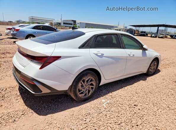 KMHLM4DG3RU711998 2024 HYUNDAI ELANTRA White Trasero derecho