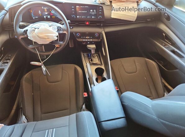KMHLM4DG3SU018970 2025 HYUNDAI ELANTRA Black Dashboard view