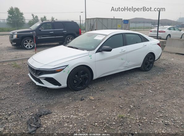 KMHLM4DG3TU239051 2026 HYUNDAI ELANTRA White წინა მარცხენა ხედი სამი მეოთხედიდან