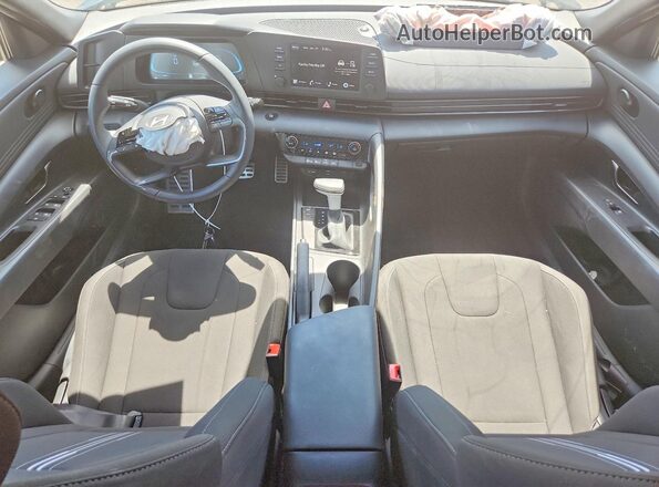 KMHLM4DG4TU176106 2026 HYUNDAI ELANTRA Black წინა პანელის ხედი