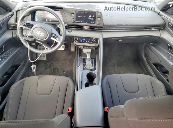 KMHLM4DG4TU210206 2026 HYUNDAI ELANTRA Gray Вид панелі приладів