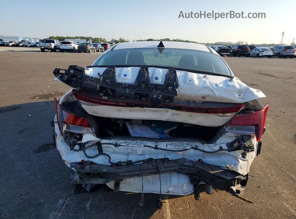 KMHLM4DG5RU637175 2024 HYUNDAI ELANTRA Белый Вид сзади