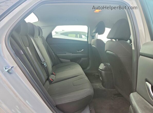 KMHLM4DG5SU995303 2025 HYUNDAI ELANTRA Gray Widok tylnych siedzeń