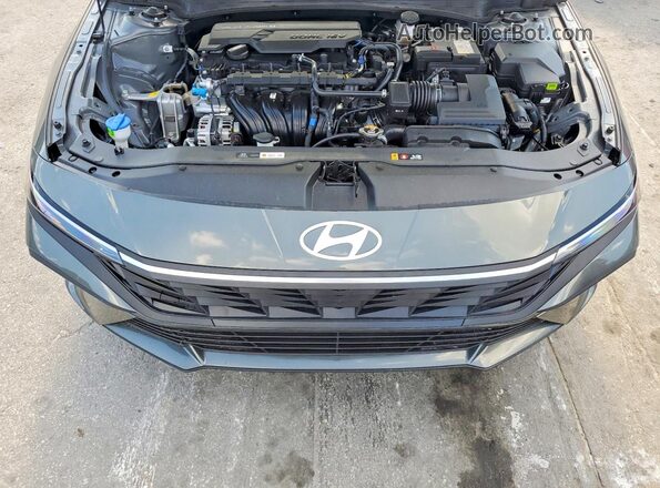 KMHLM4DG6SU981975 2025 HYUNDAI ELANTRA Gray Widok wnętrza z tyłu