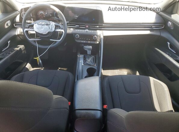 KMHLM4DG8RU807643 2024 HYUNDAI ELANTRA White Вид панелі приладів