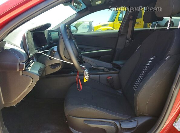 KMHLM4DG8TU099479 2026 HYUNDAI ELANTRA Red წინა სალონის ხედი