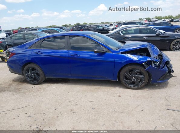 KMHLM4DG8TU136918 2026 HYUNDAI ELANTRA Blue Rear interior view