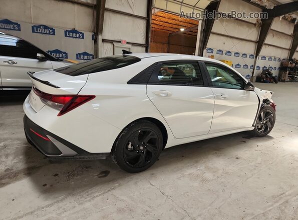 KMHLM4DG9TU227955 2026 HYUNDAI ELANTRA White 