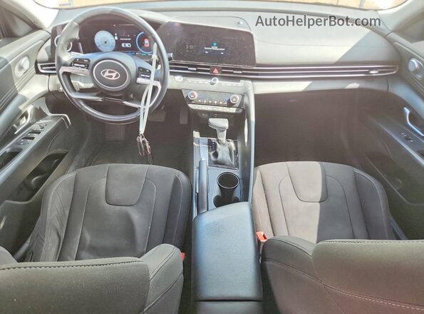KMHLM4DGXRU670835 2024 HYUNDAI ELANTRA White Widok deski rozdzielczej