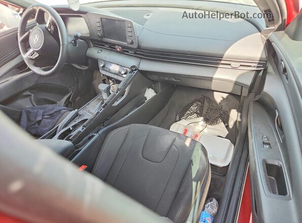 KMHLM4DGXSU084755 2025 HYUNDAI ELANTRA Red Dashboard view