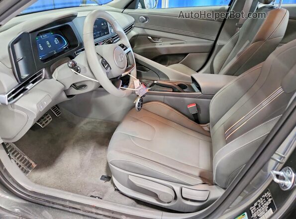 KMHLM4DGXTU113348 2026 HYUNDAI ELANTRA Серый Вид салона спереди