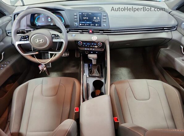 KMHLM4DGXTU113348 2026 HYUNDAI ELANTRA Серый Вид панели приборов