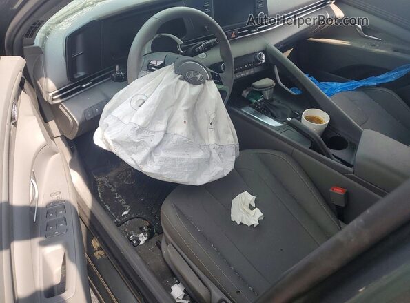 KMHLM4DGXTU176773 2026 HYUNDAI ELANTRA Серый Вид панели приборов