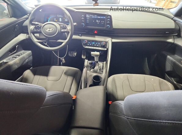 KMHLM4DGXTU192892 2026 HYUNDAI ELANTRA Белый Вид панели приборов