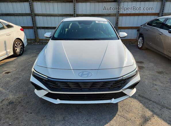 KMHLM4DJ4TU199915 2026 HYUNDAI ELANTRA White Вид спереду
