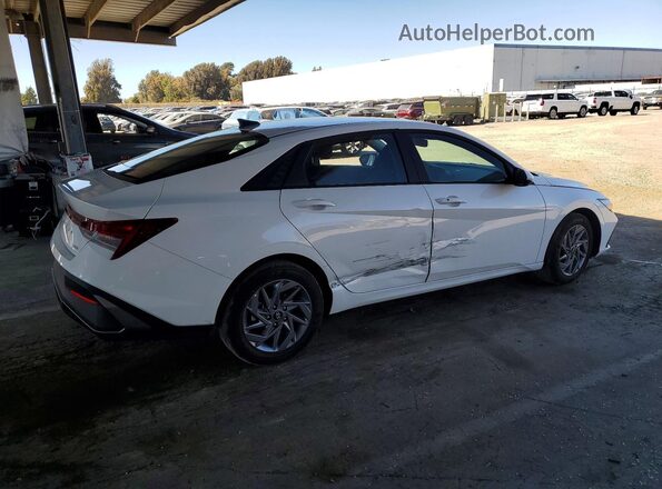 KMHLM4DJXTU205698 2026 HYUNDAI ELANTRA White უკანა მარჯვენა