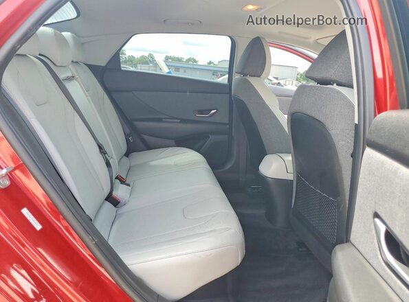 KMHLN4AJ4NU030675 2022 HYUNDAI ELANTRA Red Widok tylnych siedzeń