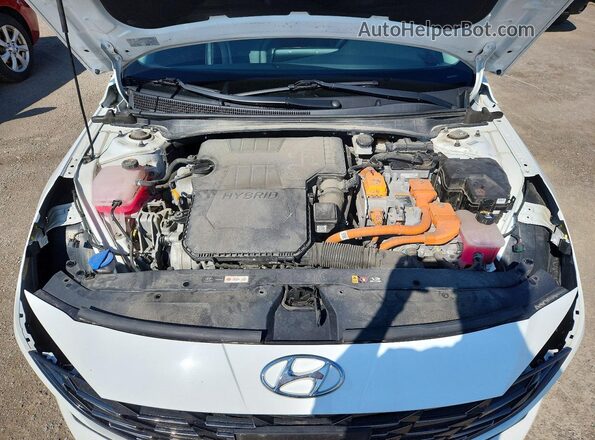 KMHLN4AJ4PU070340 2023 HYUNDAI ELANTRA Белый Вид задней части салона